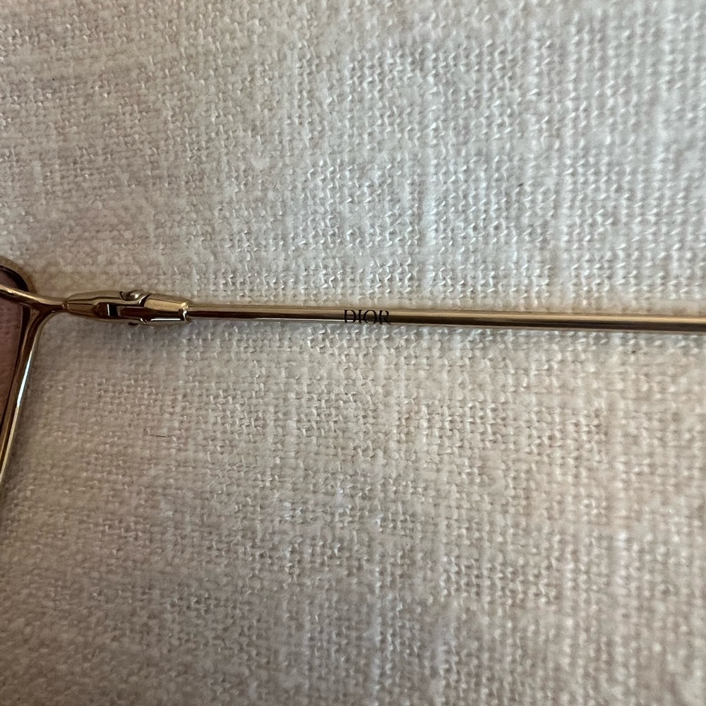 Dior Gold Sunglasses Minimalist Design - Picture 4 of 5